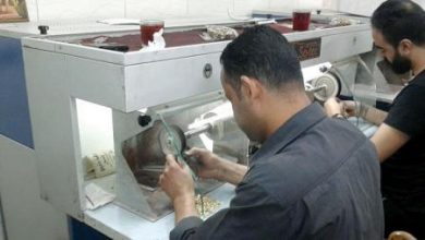 صورة غرفة الحرف اليدوية: توقف ورش الحلي والفضة بعد زيادة رسوم دمغ المشغولات