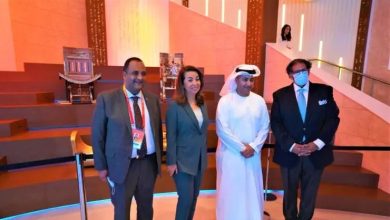 صورة غادة والي وبعثة من الأمم المتحدة تزور الجناح المصري في معرض إكسبو دبي 2020