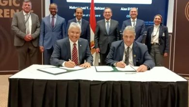 صورة توقيع اتفاقيات مشتركة مع أرامكو السعودية والبترول لإنشاء مجمع البتروكيماويات بمحور قناة السويس