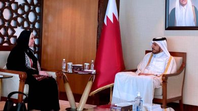 صورة وزيرة التجارة تلتقي نظيرها القطري لتنمية وتطوير علاقات التعاون الاقتصادي المشترك