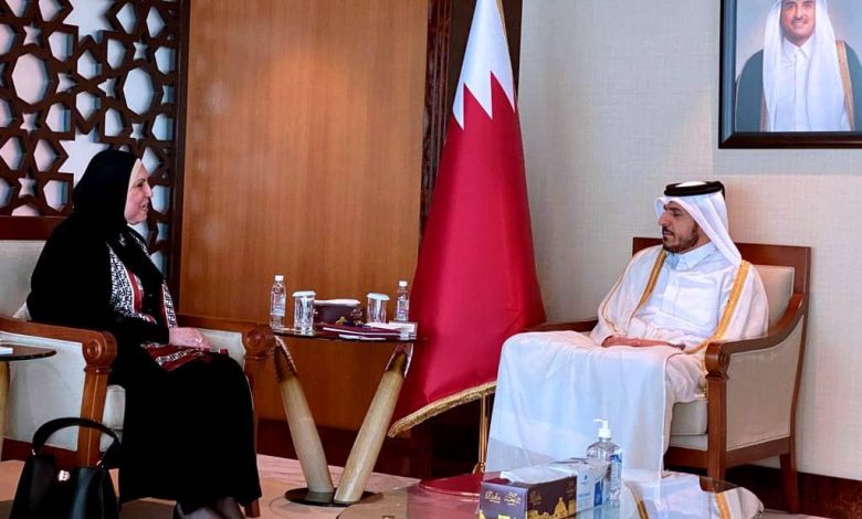 وزيرة التجارة تلتقي نظيرها القطري لتنمية وتطوير علاقات التعاون الاقتصادي المشترك