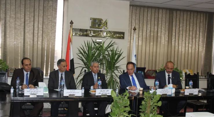 جمعية رجال الأعمال المصريين تجتمع برئيس مصلحة الشهر العقاري لمناقشة تطوير الخدمات