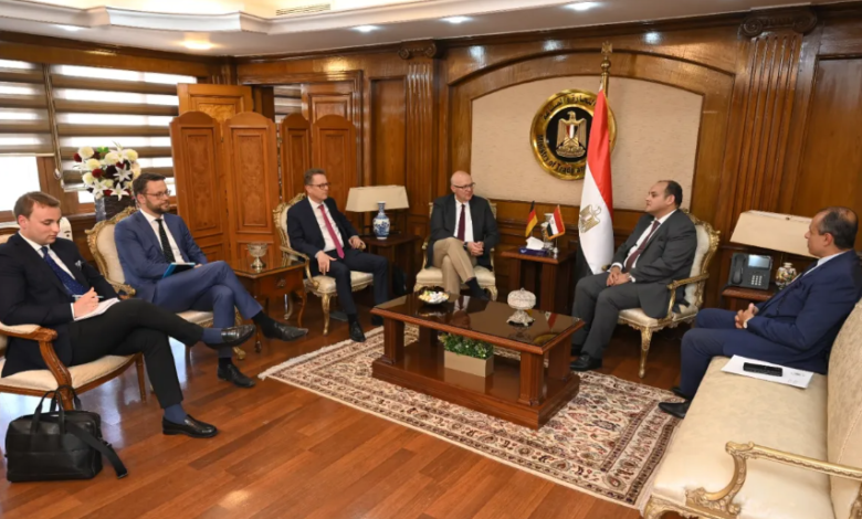 وزير التجارة: مصر تعد استراتيجية شاملة لتطوير الصناعة بالتعاون مع البنك الدولي