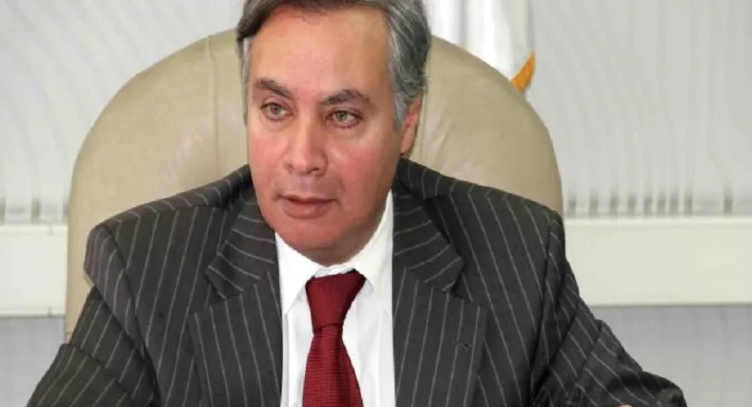 الوزير مفوض أحمد عنتر مدير المكتب التجاري بواشنطن