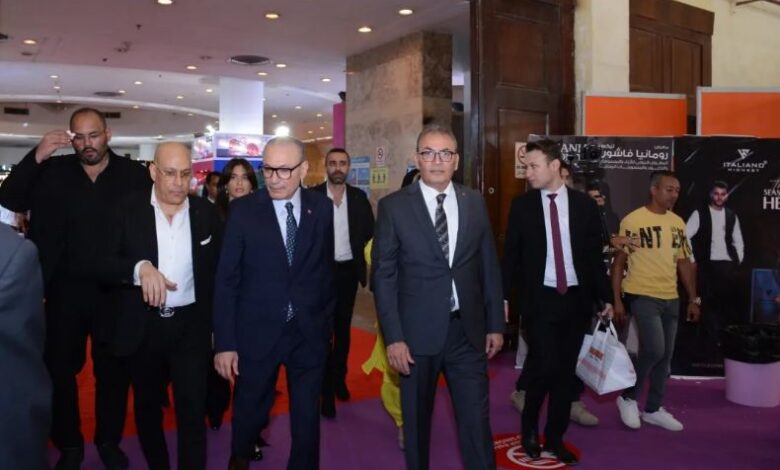 رئيس غرفة صناعة الملابس والسفير التركي يفتتحان المعرض الدولي للأقمشة