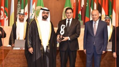 صورة تكريم معاوية الصقلي العضو المنتدب للتجاري وفا بنك إيجيبت خلال اليوم العربي للاستدامة