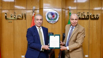 صورة رئيس البنك الزراعي ومحافظ المنيا يوقعان بروتوكول تعاون لتمويل المنتفعين بأراضي أملاك الدولة