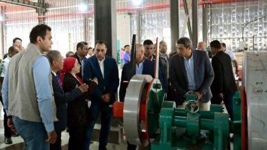 صورة رئيس الوزراء يفتتح مصنع تشينج شان لإنتاج مواسير الصلب الملحومة والمسحوبة