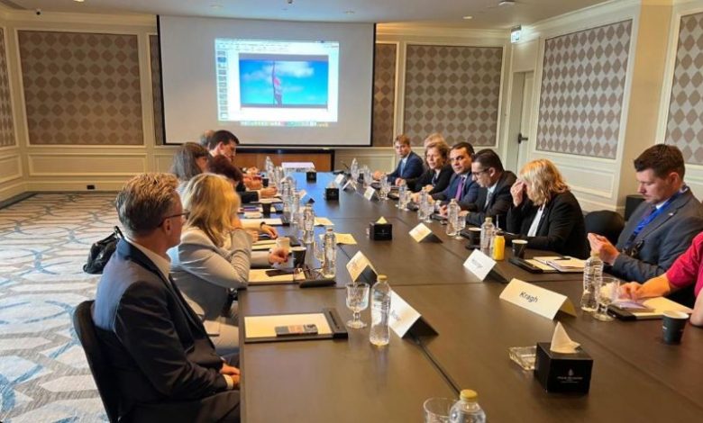 رئيس التمثيل التجاري يبحث مع وفد ألماني رؤية مصر لجذب الاستثمارات الأجنبية