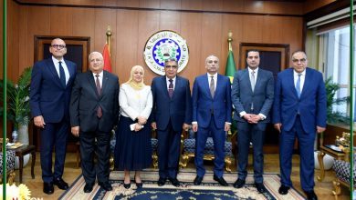 صورة رئيس البنك الزراعي يلتقي محافظ الدقهلية لتعزيز التعاون في المشروعات وتمويل صغار المزارعين