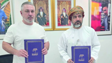 صورة توقيع عقد إنشاء مشروع صناعي متكامل للحديد في سلطنة عمان