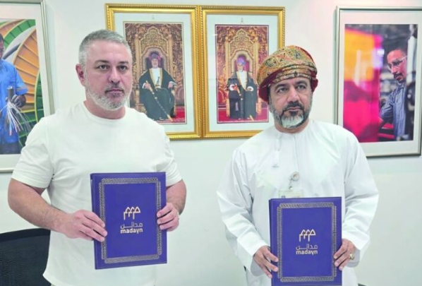 توقيع عقد إنشاء مشروع صناعي متكامل للحديد في سلطنة عمان