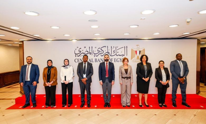 البنك المركزي يستضيف وفدًا من خبراء التخطيط والإدارة ببنك تنزانيا