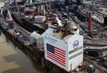 صورة يو إس ستيل تعيد تشغيل أفران بعد توقف استمر عامين