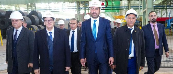 توسيالي الجزائر تبدأ عمليات تصدير 2026 بشحن 22 ألف طن حديد