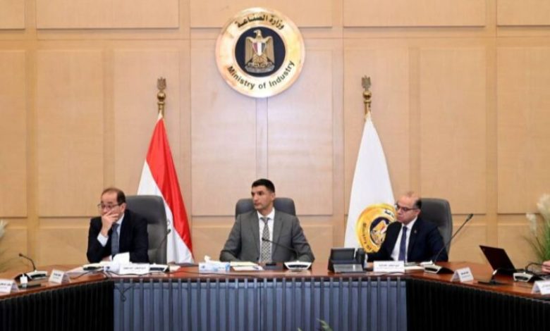 تشكيل مجموعة عمل لمراجعة برنامج تنمية صناعة السيارات