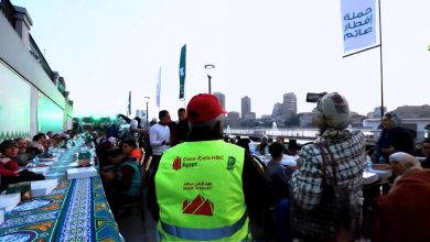 صورة  كوكاكولا ومصر الخير ينظمان إفطار لآلاف الصائمين في ممشى أهل مصر