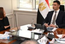 صورة وزير الصناعة يبحث مع جنرال موتورز خطط التوسع في مصر